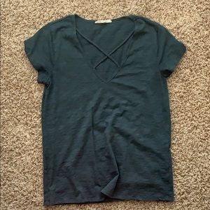 Cotton shirt with v neck details